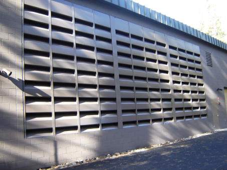IAC Slimline Louver stopper støy og tillater naturlig ventilasjon