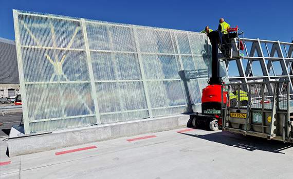 Blast Wall til CPH Airport i radar-usynlig glassfiber