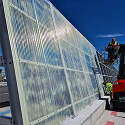 Montering av en Jet Blast Wall i radar-usynlig glassfiber