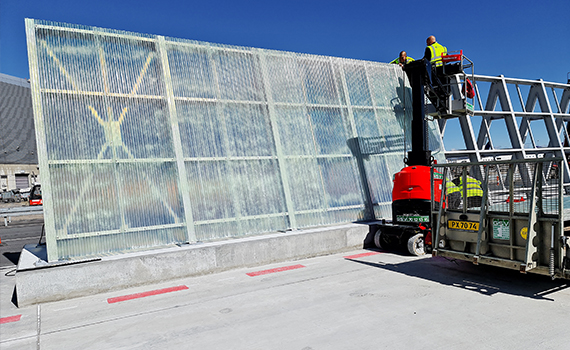 Blast Wall til CPH Airport i radar-usynlig glassfiber